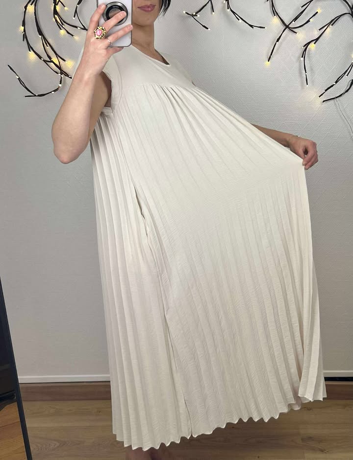 Robe longue plissée