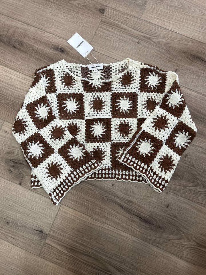 Top en crochet à manches longues - bohème et féminin.