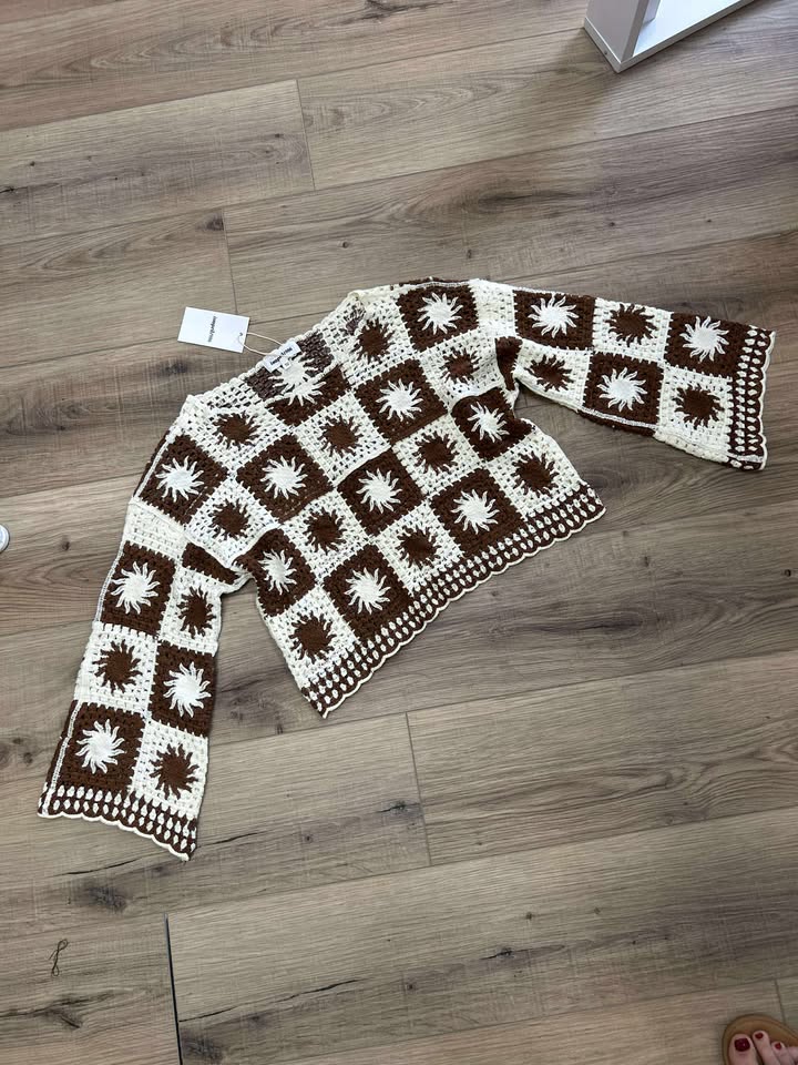 Top en crochet à manches longues - bohème et féminin.