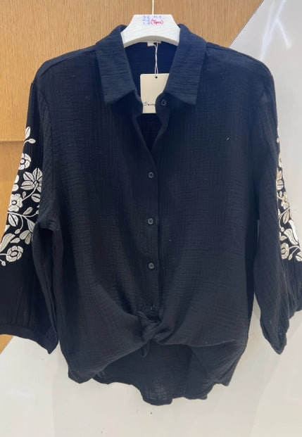 Chemise broderie （gaze de coton)