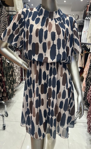 Robe manches courtes fluide à imprimé abstrait marine