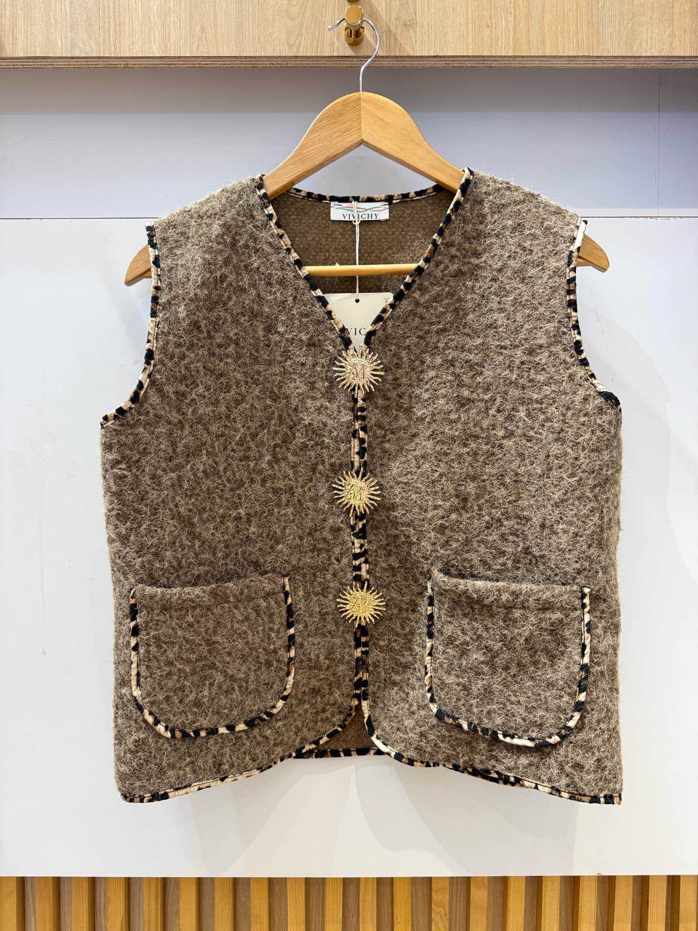 Gilet sans manches. Plusieurs coloris !