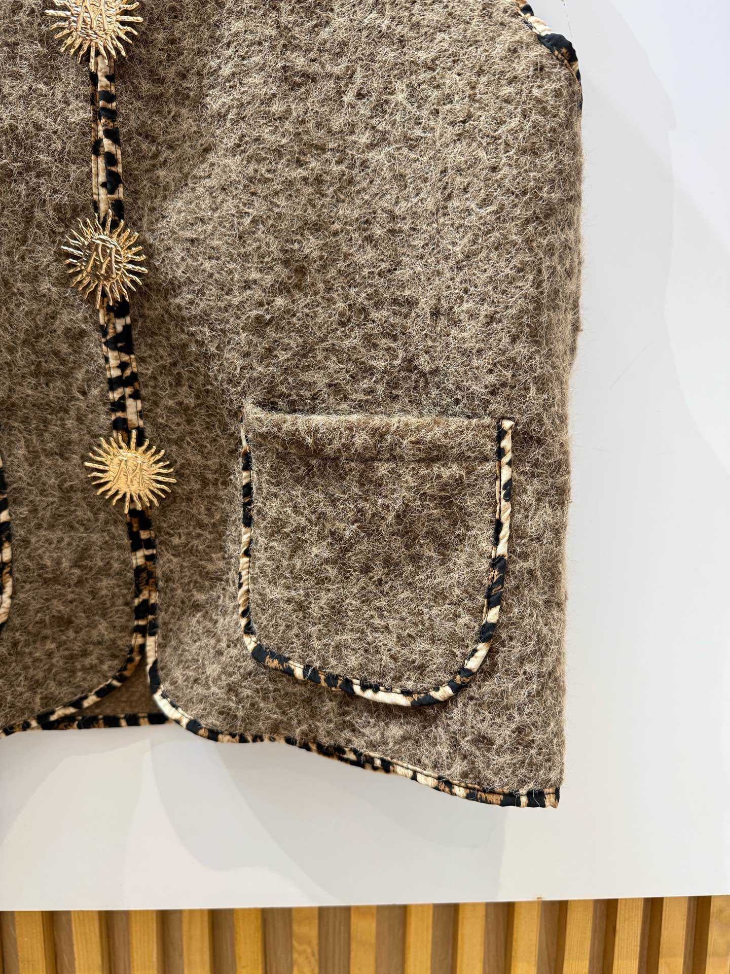 Gilet sans manches. Plusieurs coloris !