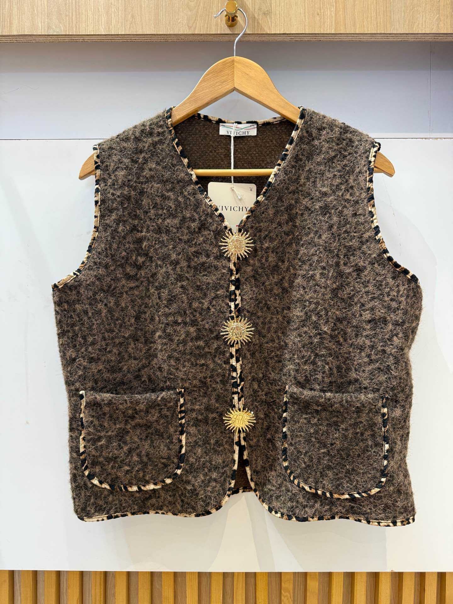 Gilet sans manches. Plusieurs coloris !