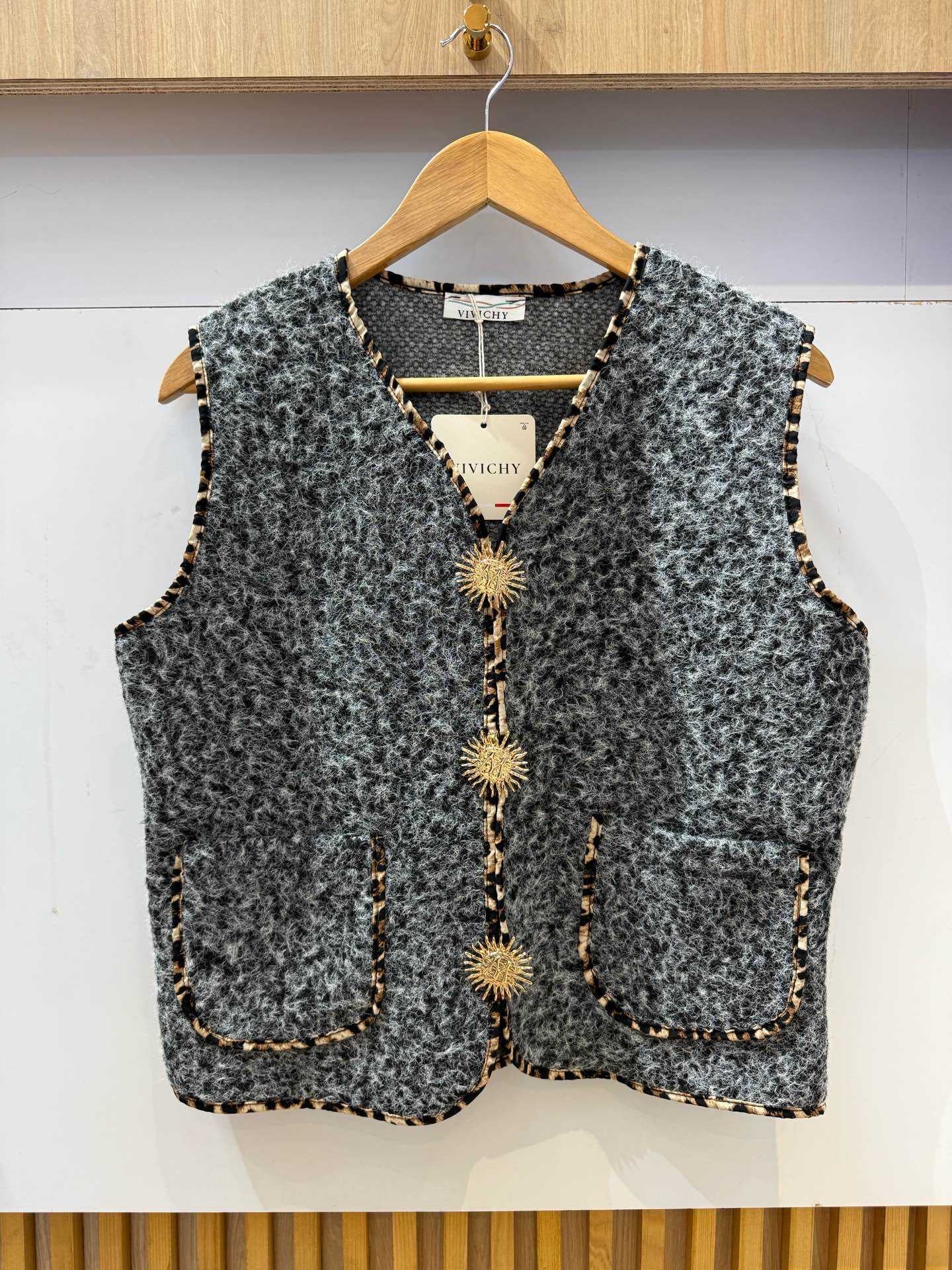 Gilet sans manches. Plusieurs coloris !