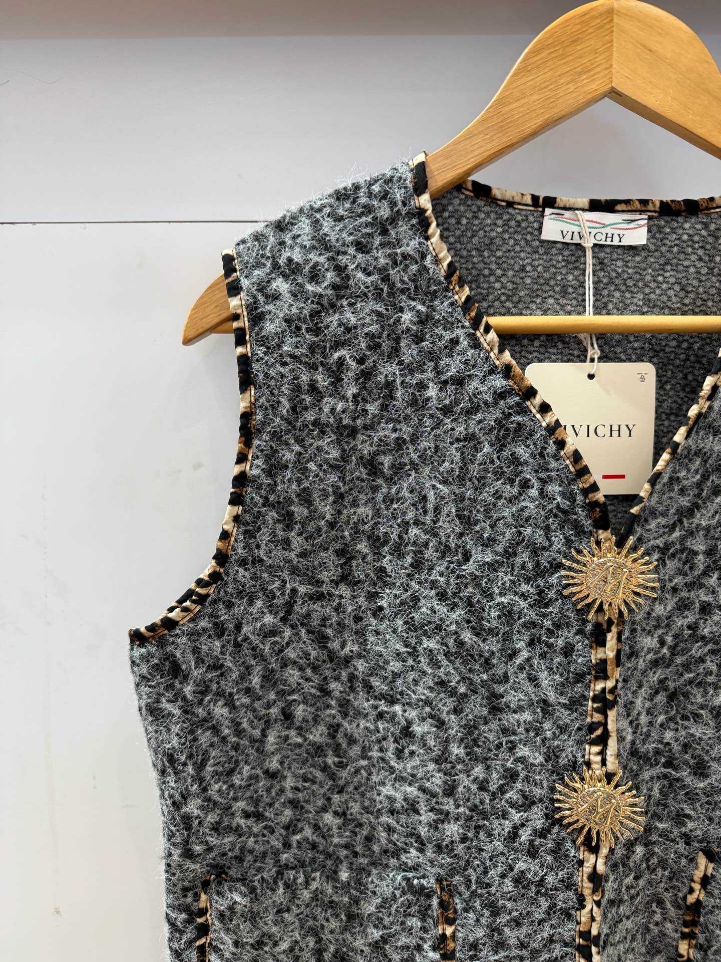 Gilet sans manches. Plusieurs coloris !